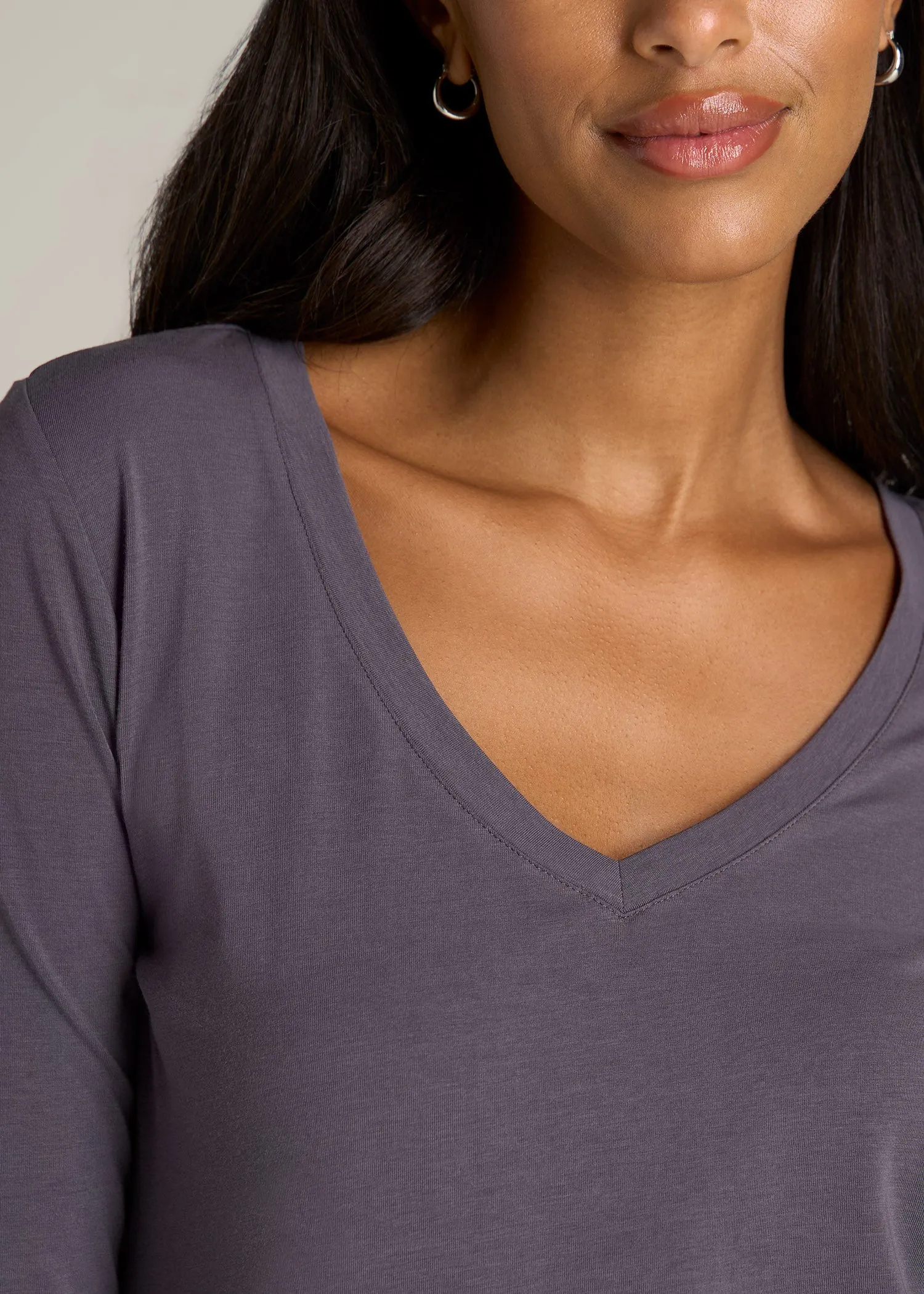 Long Sleeve Scoop V-Neck Tee Shirt for Tall Women in Charcoal